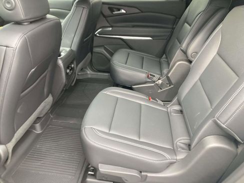 New 2026 Chevrolet Traverse LT w/ Sun and Wheel Package FWD image 13