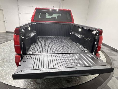 Used 2025 Toyota Tacoma TRD Sport AWD/4WD image 27