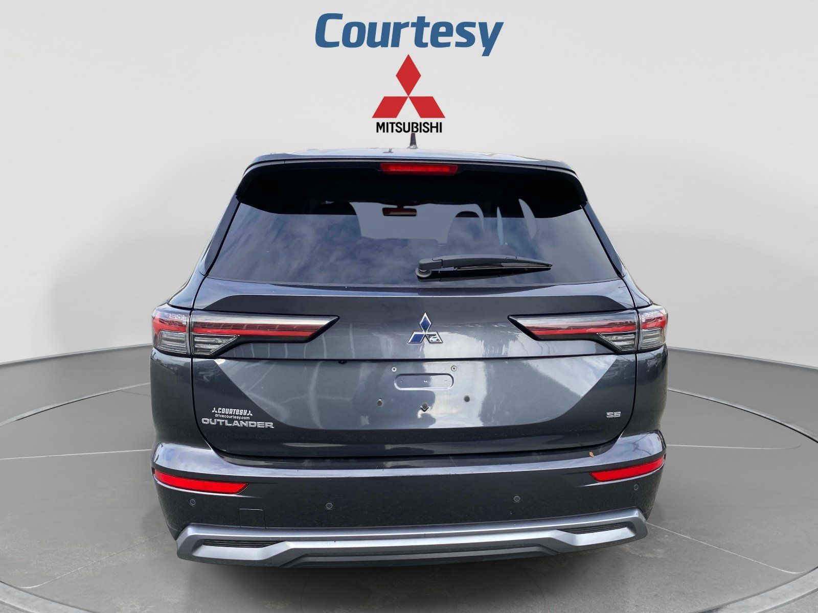 Used 2025 Mitsubishi Outlander SE FWD image 4
