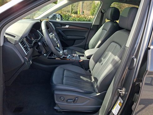 Used 2021 Audi Q5 Premium image 14