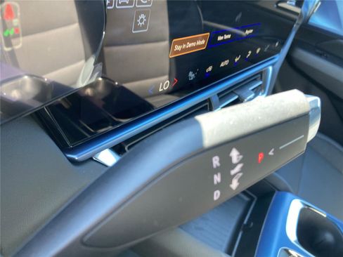 New 2026 Chevrolet Equinox EV LT image 21