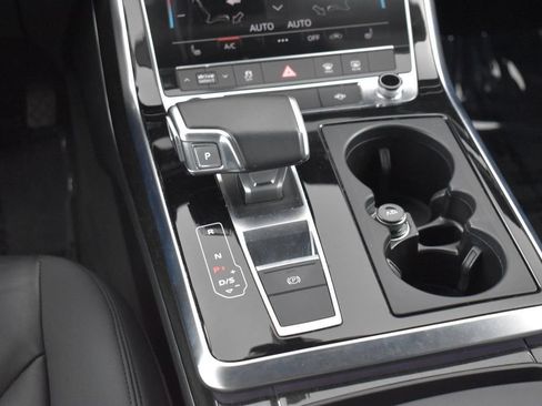 Used 2022 Audi Q7 3.0T Premium Plus w/ Premium Plus Package AWD/4WD image 16
