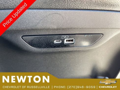 Used 2022 Chrysler Pacifica Touring-L FWD image 35