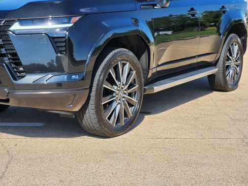 Used 2024 Lexus GX 550 w/ Accessory Package (Z1) AWD/4WD image 12