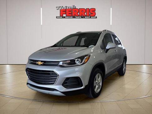 Used 2022 Chevrolet Trax LT w/ LT Convenience Package AWD/4WD image 1