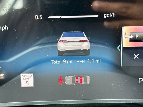 New 2026 BMW 530i w/ Convenience Package RWD image 9