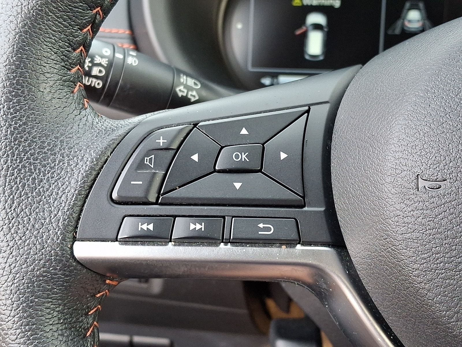 Used 2023 Nissan Kicks SR w/ SR Premium Package FWD image 24