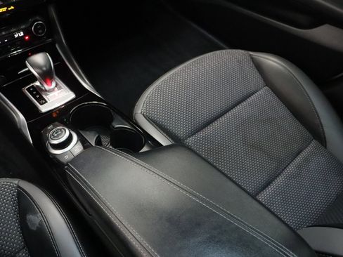 Used 2019 INFINITI QX30 w/ Navigation Package FWD image 17