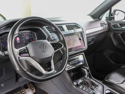 Used 2022 Volkswagen Tiguan SEL R-Line image 24