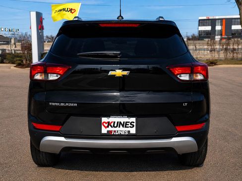 Used 2023 Chevrolet TrailBlazer LT w/ Convenience Package FWD image 8