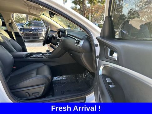 Used 2023 Genesis G70 2.0T image 29