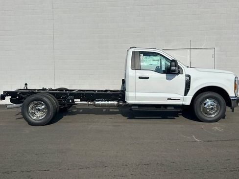 New 2026 Ford F350 XL w/ XL Chrome Package image 2