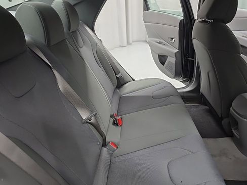 New 2026 Hyundai Elantra SE image 18