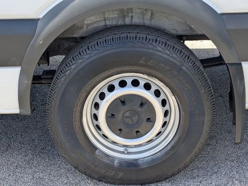 Used 2015 Mercedes-Benz Sprinter 2500 image 22