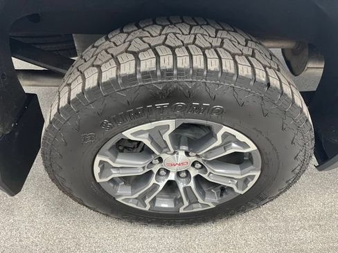 Used 2023 GMC Sierra 1500 SLE AWD/4WD image 14