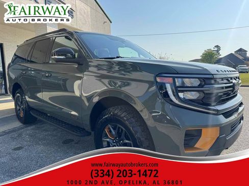 Used 2025 Ford Expedition Tremor image 4