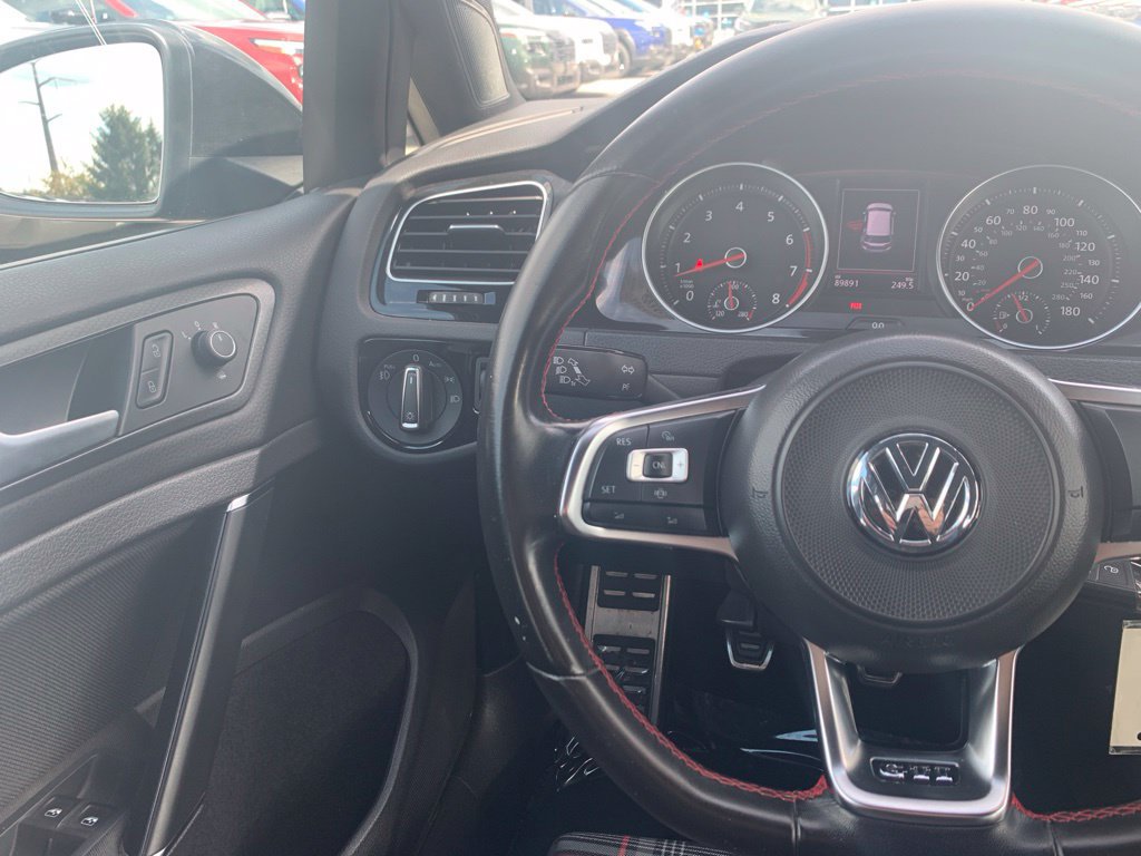 Used 2020 Volkswagen Golf 4-Door FWD image 11