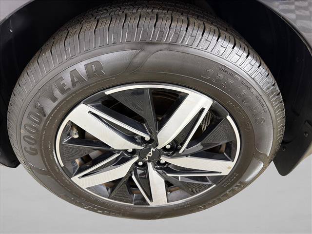 Used 2022 Kia Sorento S w/ Panoramic Sunroof Package FWD image 13