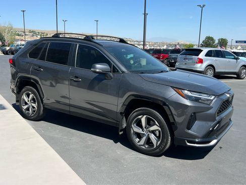 Used 2025 Toyota RAV4 SE AWD/4WD image 5