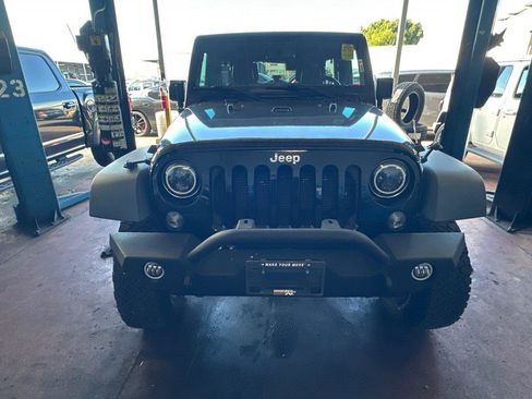 Used 2016 Jeep Wrangler Unlimited Rubicon w/ Connectivity Group image 4