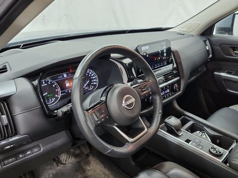 Used 2023 Nissan Pathfinder SL AWD/4WD image 8