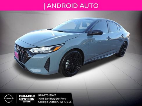 Used 2025 Nissan Sentra SR w/ Midnight Edition image 8