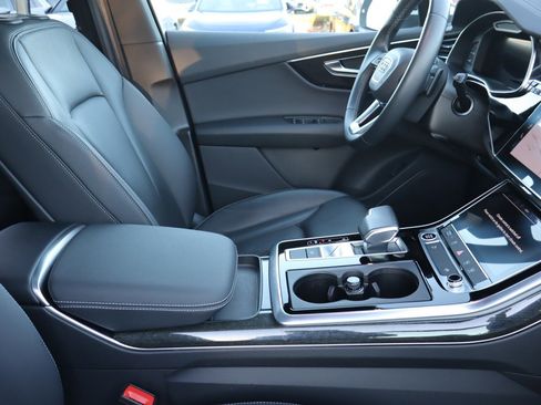 Used 2025 Audi Q7 2.0T Premium w/ Convenience Package image 13