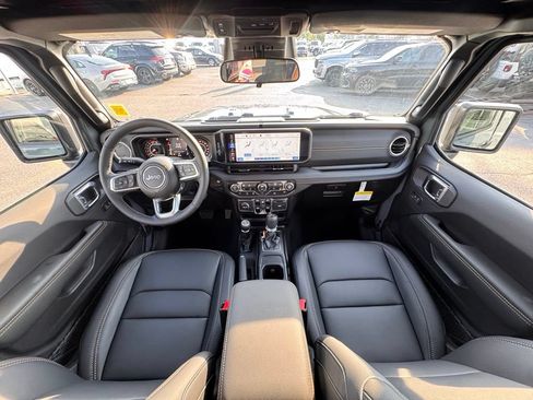 New 2026 Jeep Wrangler Unlimited Sahara AWD/4WD image 23