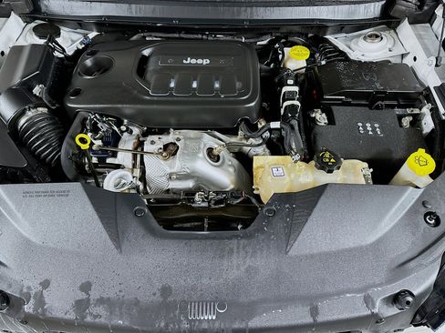 Used 2019 Jeep Cherokee Limited w/ Luxury Group image 28