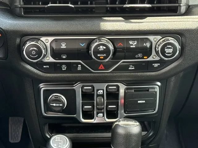 Used 2025 Jeep Wrangler Unlimited Sport AWD/4WD image 18