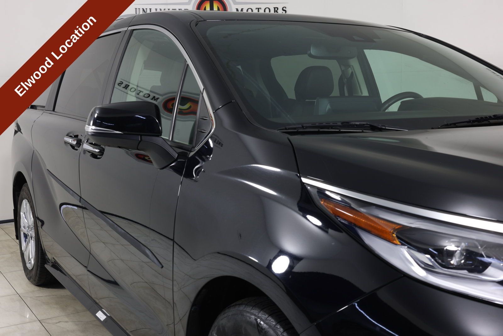 Used 2023 Toyota Sienna Platinum w/ Protection Package (TMS) AWD/4WD image 38