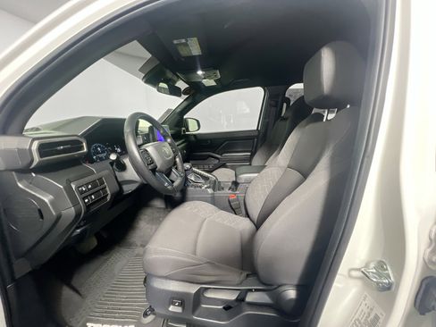 Used 2025 Toyota Tacoma SR image 14