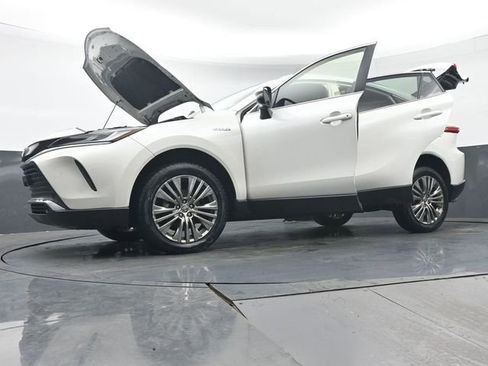 Certified 2021 Toyota Venza XLE image 50