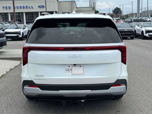 Used 2026 Kia Carnival EX FWD image 28