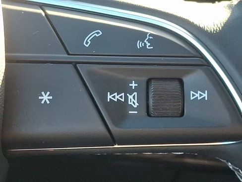 Used 2021 Audi Q8 Premium Plus image 23