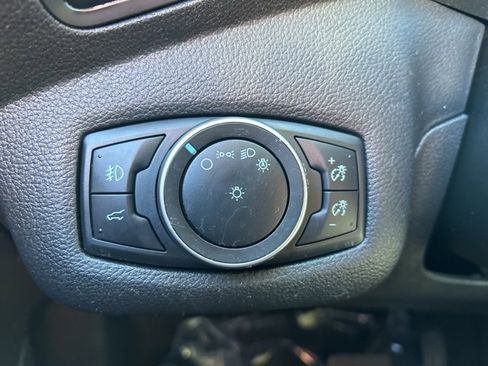 Used 2017 Ford Escape SE image 21