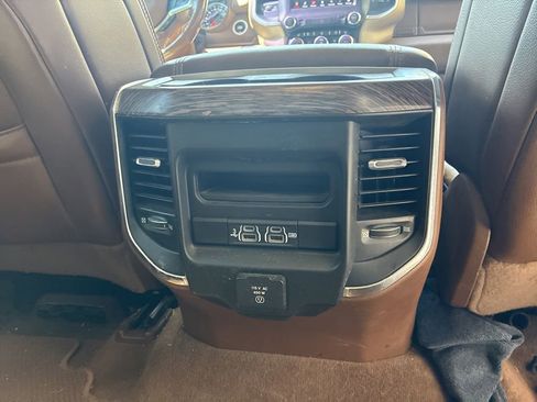 Used 2020 RAM 1500 Laramie AWD/4WD image 10