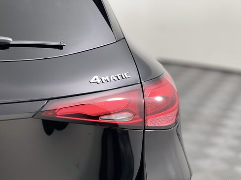 New 2026 Mercedes-Benz GLC 300 4MATIC image 11