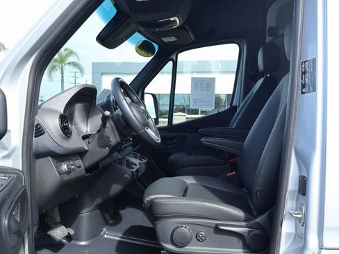 Used 2021 Mercedes-Benz Sprinter 3500 image 10