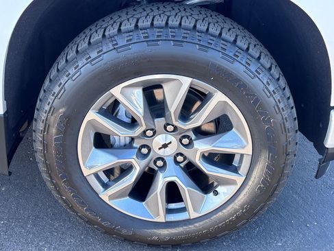 Used 2022 Chevrolet Silverado 1500 RST AWD/4WD image 11