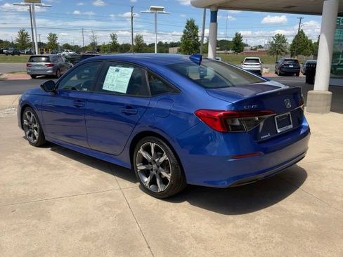 Used 2023 Honda Civic Sport image 3