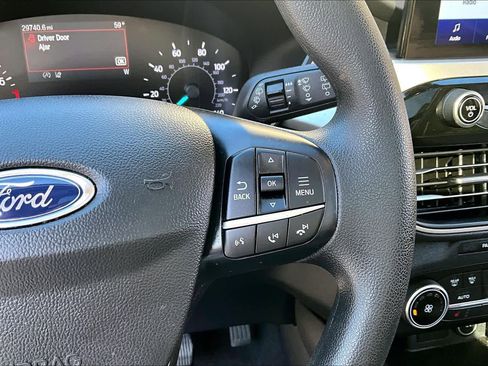 Used 2020 Ford Escape SE image 25