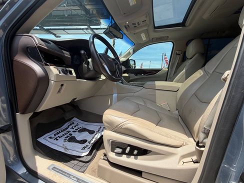 Used 2016 Cadillac Escalade Premium RWD image 9
