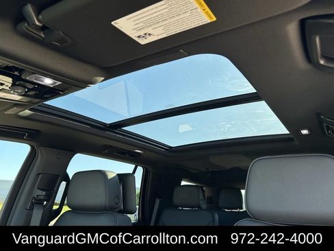 New 2026 GMC Yukon Denali w/ Denali Reserve Package AWD/4WD image 23