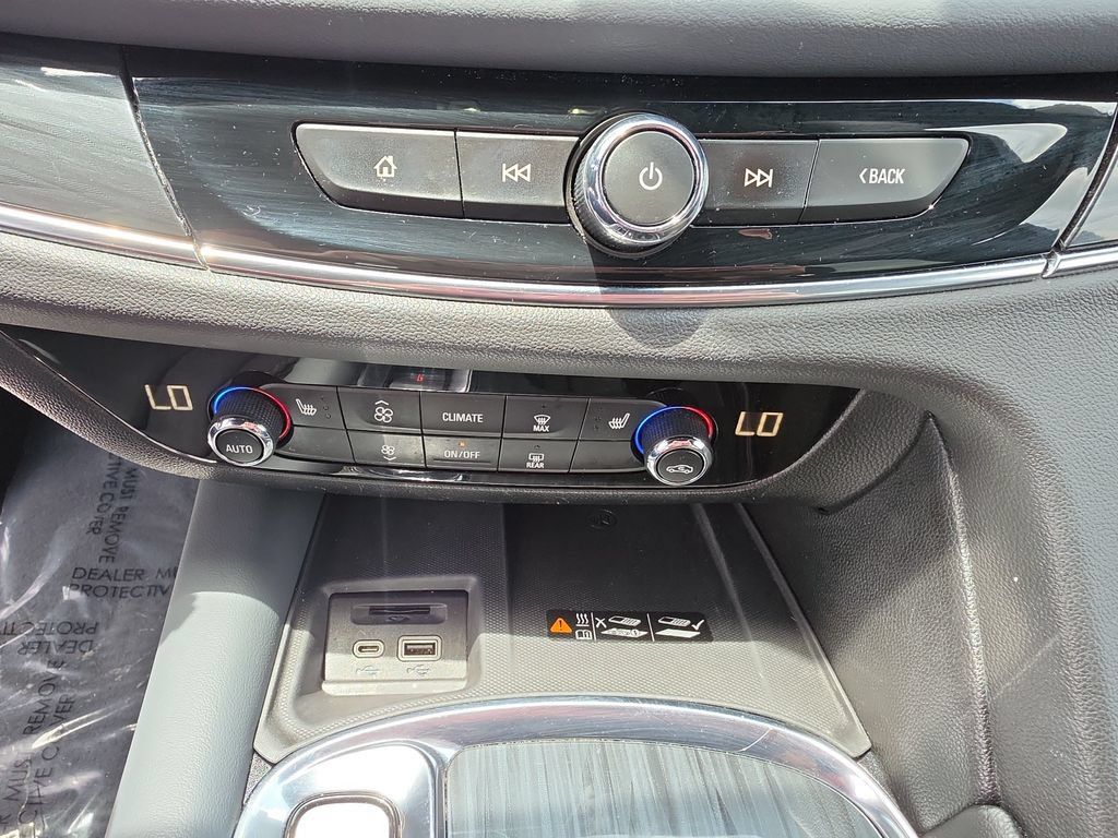 Certified 2023 Buick Enclave Essence FWD image 29