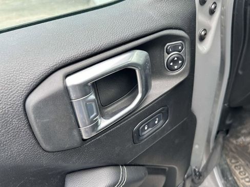 Used 2023 Jeep Wrangler Unlimited Sahara w/ Cold Weather Group AWD/4WD image 20