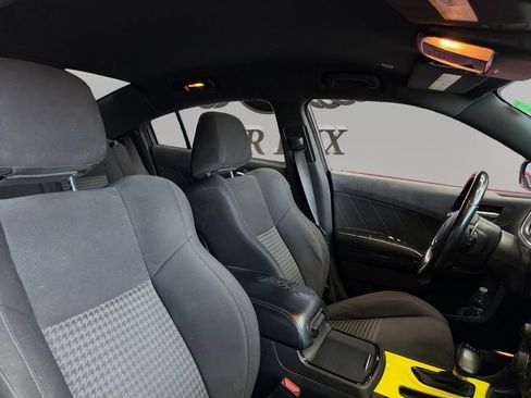Used 2019 Dodge Charger R/T w/ Blacktop Package RWD image 14