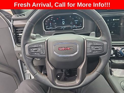 Used 2025 GMC Sierra 1500 AT4 w/ Technology Package AWD/4WD image 4