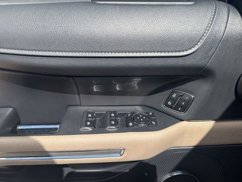 Used 2024 Ford Expedition Limited RWD image 12