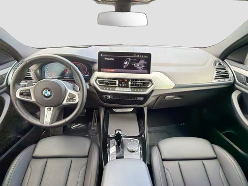 Certified 2025 BMW X4 xDrive30i w/ Premium Package image 17